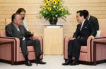 Photograph of the Prime Minister holding talks with US Senator Inouye