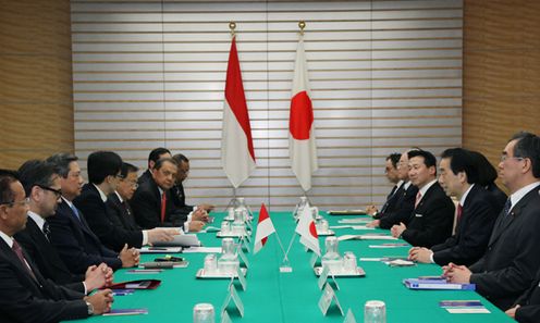 Photograph of the Japan-Indonesia Summit Meeting