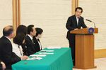 Photograph of the Prime Minister delivering an address at the meeting with the legal team and plaintiffs in a hepatitis B suit 1