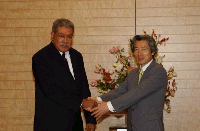 Prime Minister Meets with the Prime Minister of Fiji (October 9, 2002)