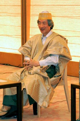 Photograph of Prime Minister dressed in an ethnic garment presented by the Ambassador of Nigeria