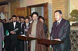 Press Remarks by Prime Minister Mori (right) and President Khatami (left) after the signing of the Joint Statement