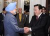 Photograph of Prime Minister Noda shaking hands with Prime Minister Manmohan Singh