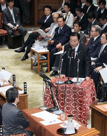 Photograph of the Prime Minister answering questions at the meeting of the Budget Committee of the House of Representatives 4