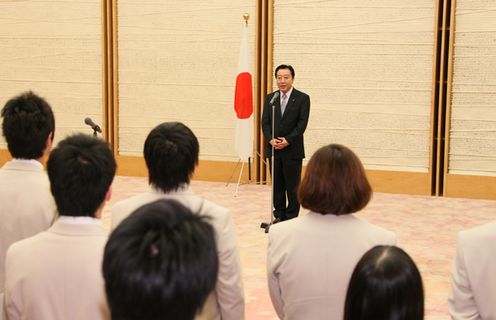 Photograph of the Prime Minister receiving a courtesy call from the Japanese National Team for WorldSkills International 1