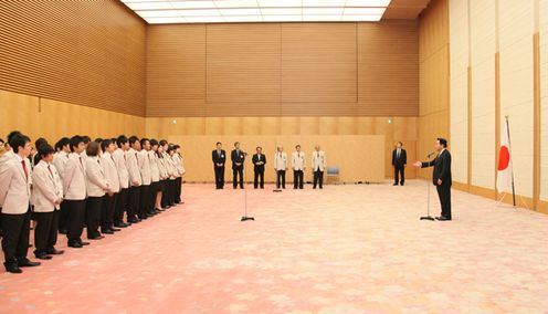 Photograph of the Prime Minister receiving a courtesy call from the Japanese National Team for WorldSkills International 3