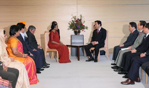 Photograph of Prime Minister Noda receiving a courtesy call from Speaker of Lok Sabha of India Meira Kumar 2