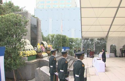 Photograph of the Prime Minister delivering a memorial address at the Memorial Service for Members of the Self-Defense Forces Who Lost Their Lives on Duty