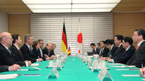 Photograph of Prime Minister Noda meeting with President of the Federal Republic of Germany Christian Wulff