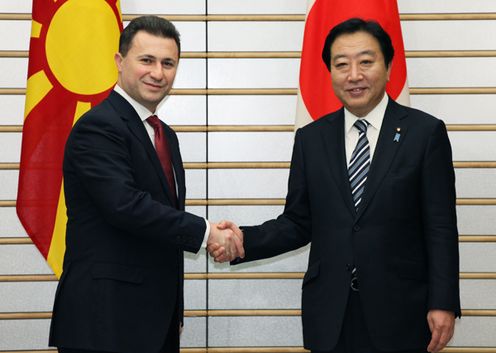 Photograph of Prime Minister Noda shaking hands with Prime Minister of the Former Yugoslav Republic of Macedonia Nikola Gruevski