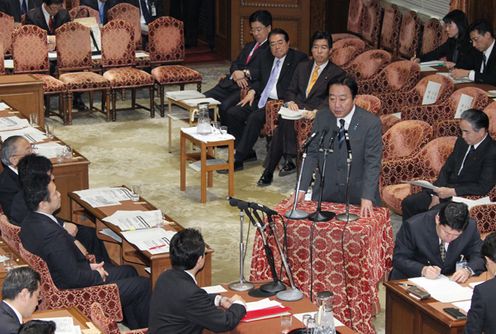 Photograph of the Prime Minister answering questions at the meeting of the House of Representatives Special Committee on Reconstruction from the Great East Japan Earthquake 3