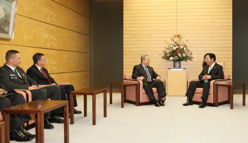 Photograph of Prime Minister Noda meeting with Deputy Prime Minister and Minister of Defense of Israel Ehud Barak 1