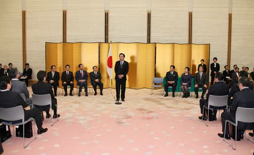 Photograph of the Prime Minister delivering an address at the Ceremony to Present the Award of Japan for Crafting