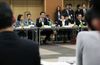 Photograph of the Prime Minister delivering an address at the meeting of the Council to Cheer the Future of Japan - Power of Small Enterprises to Change Japan 3