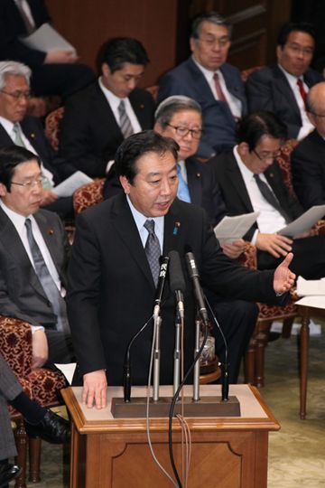 Photograph of the Prime Minister answering questions at the meeting of the Budget Committee of the House of Councillors
