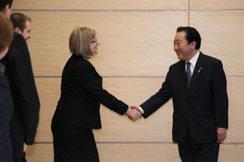 Photograph of the Prime Minister shaking hands with the President of the National Assembly of the Republic of Bulgaria, Tsetska Tsacheva 2