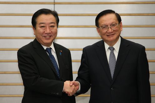 Photograph of the Prime Minister receiving a courtesy call from the President of the China-Japan Friendship Association Tang Jiaxuan 1