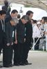 Photograph of the Prime Minister offering a silent prayer at the Memorial Ceremony to Commemorate the Fallen on the 67th Anniversary of the End of the Battle of Okinawa