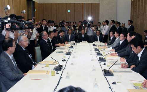 Photograph of the Prime Minister delivering an address at the meeting of the Council on National Strategy and Policy 2
