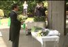 Photograph of the Prime Minister offering flowers at Chidorigafuchi National Cemetery