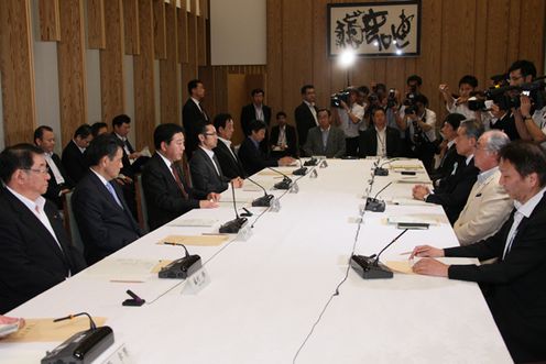 Photograph of the Prime Minister delivering an address at the meeting of the Council on National Strategy and Policy 2