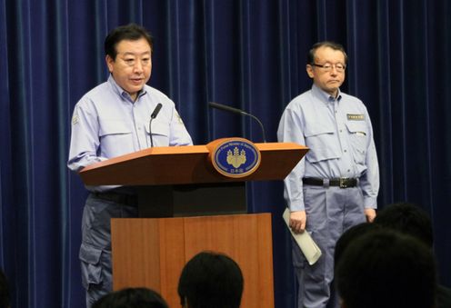 Photograph of the Prime Minister holding a press conference at the FY2012 drills involving the operation of the government headquarters 2