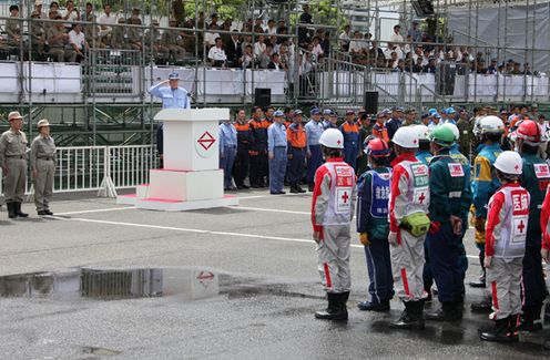 Photograph of the closing ceremony of the FY2012 joint disaster prevention drills carried out by the nine municipalities in the Kanto region (Yokohama City, Kanagawa Prefecture)