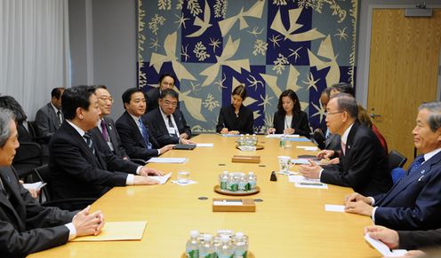 Photograph of Prime Minister Noda meeting with Secretary-General of the United Nations Ban Ki-moon 2