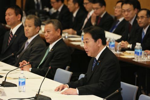 Photograph of the Prime Minister delivering an address at the National Governors' Conference 1
