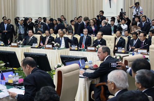 Photograph of the East Asia Summit (EAS) (Plenary Session)